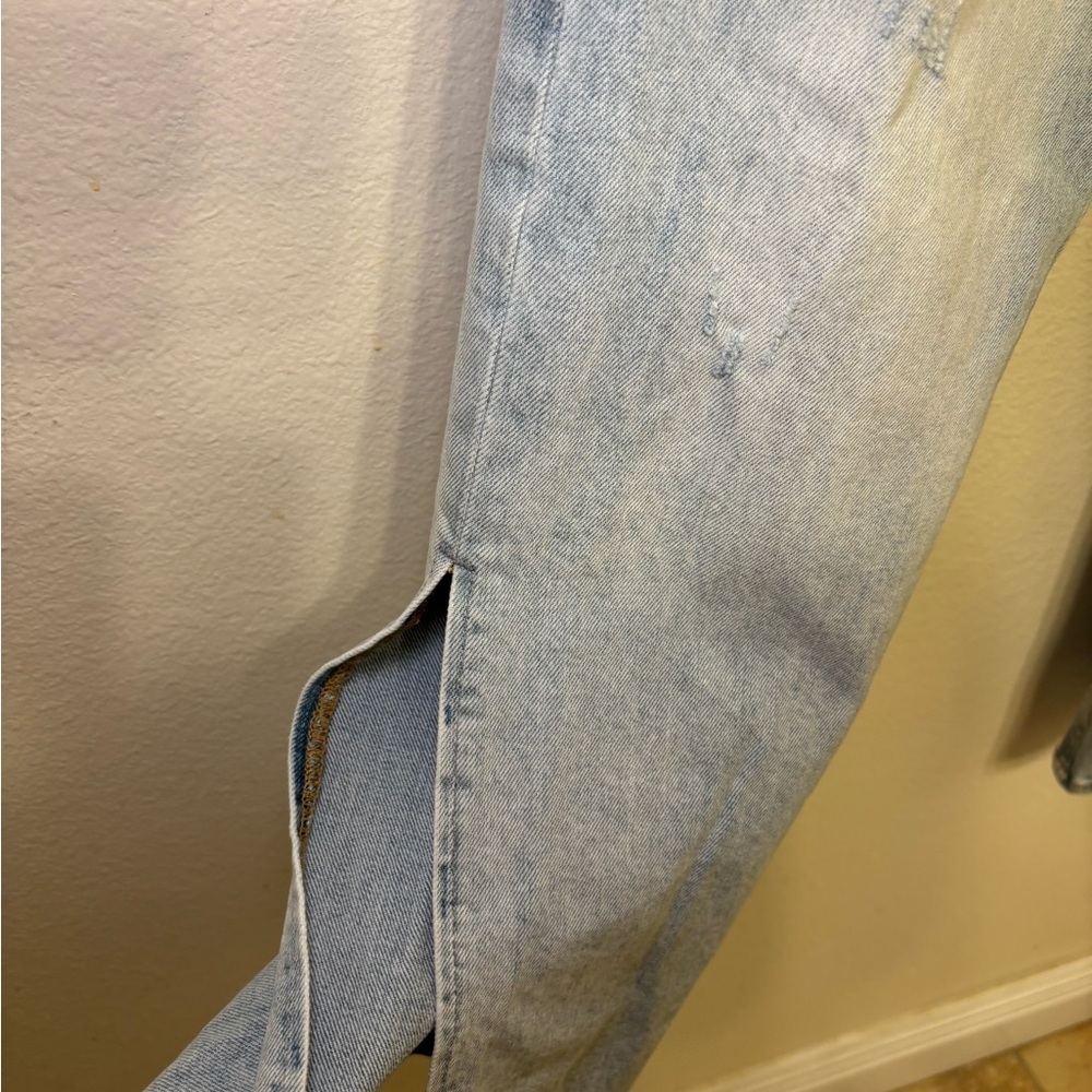 Lucky Brand Light Blue Boyfriend Jeans - Picture 4 of 6